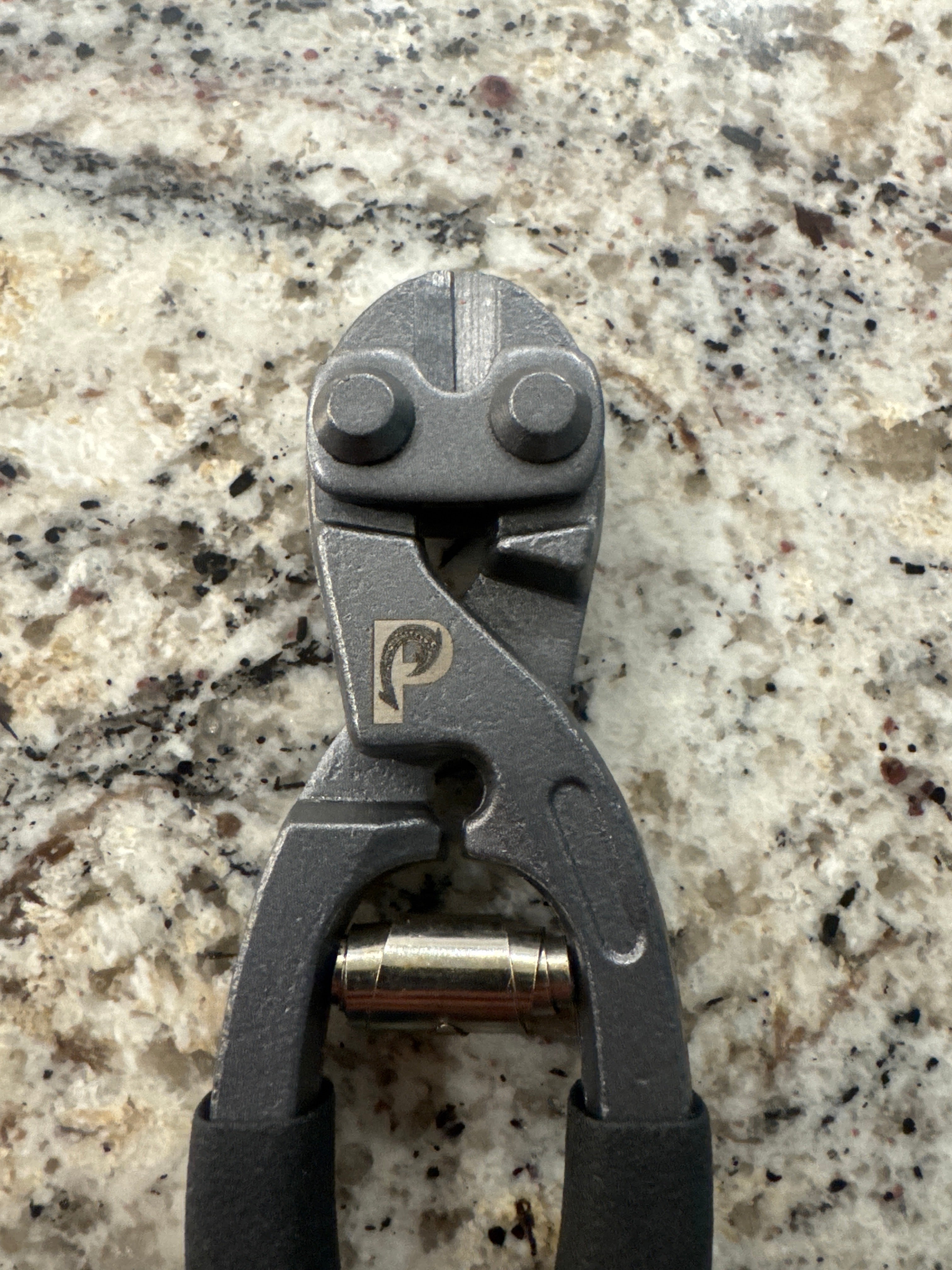 Hook cutter
