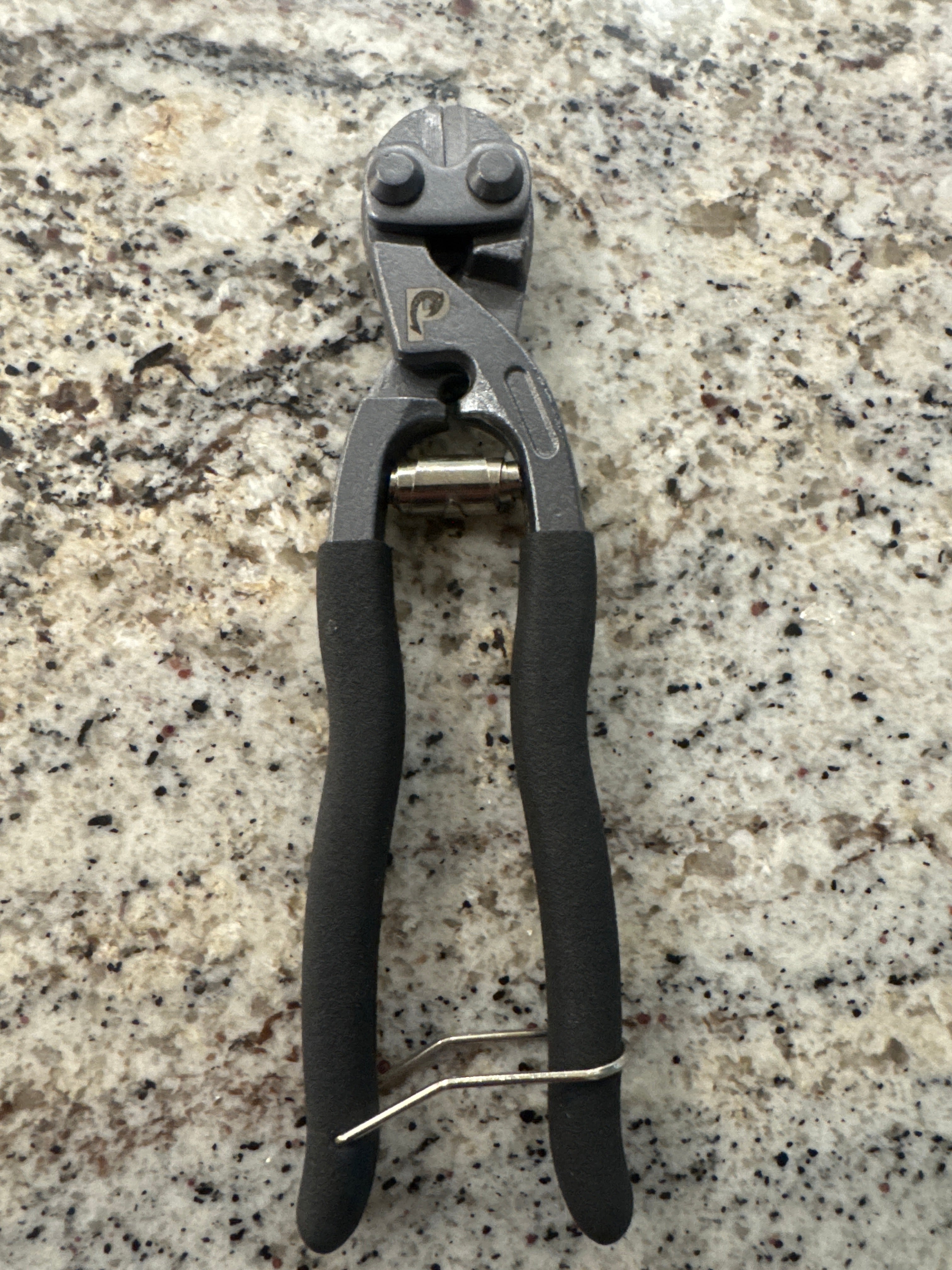 Hook cutter
