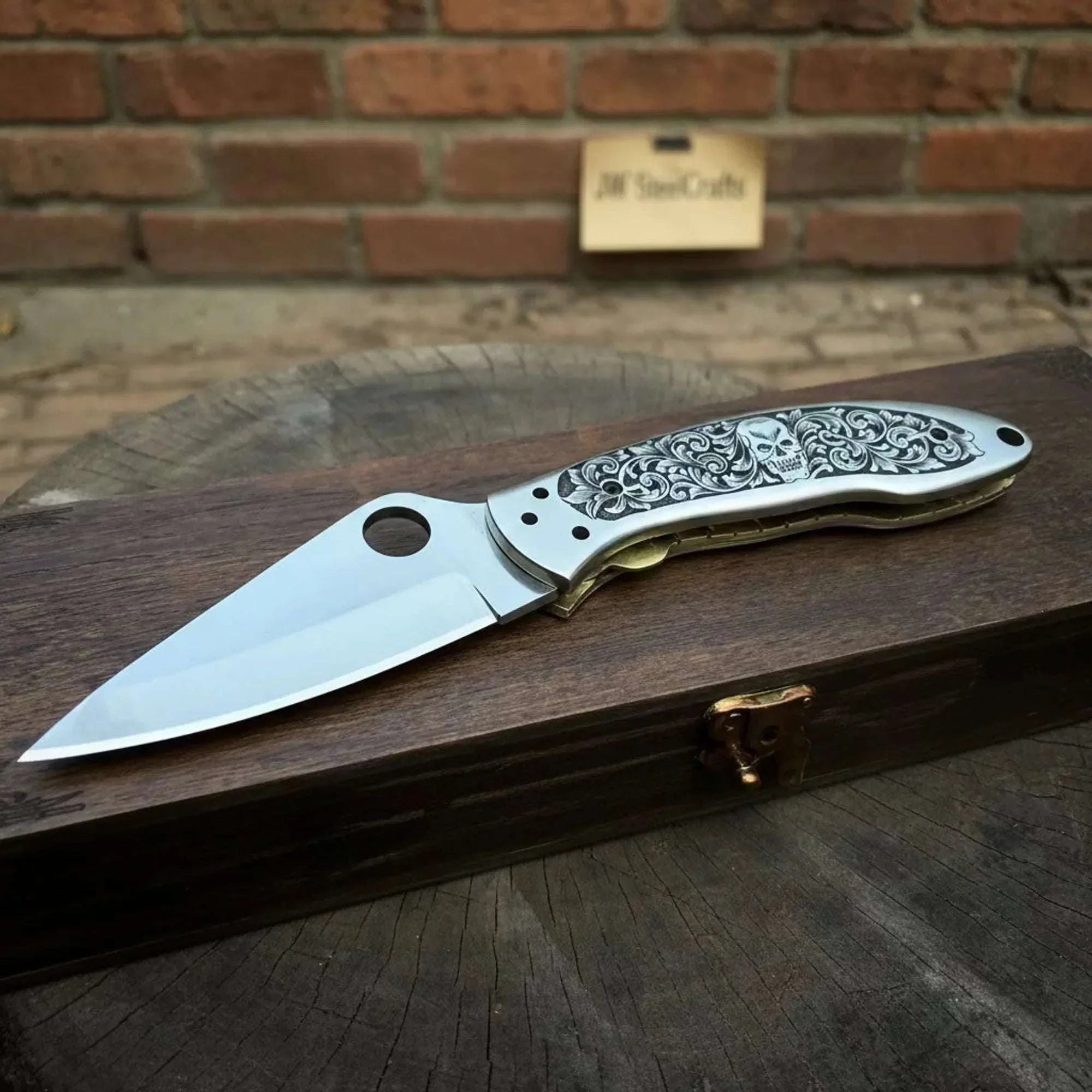 Palmarius Outdoors Engraved Spyderco Style Folder with Mirror Polished Leaf Blade Folding Knife