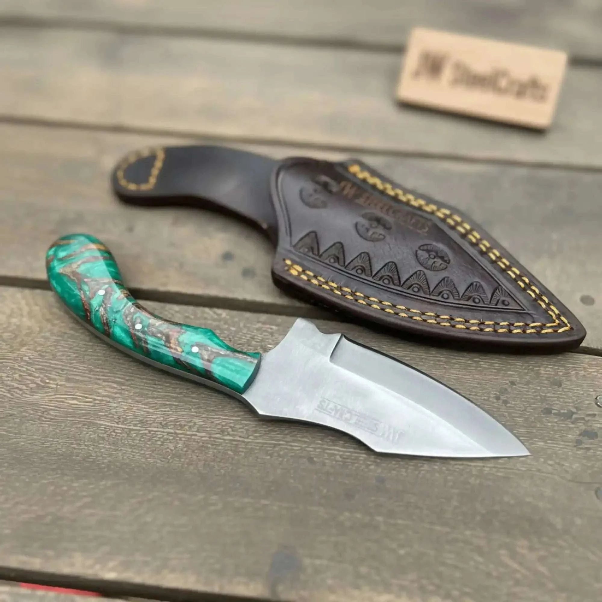 Palmarius Outdoors Handmade Skinner Knife with Green Pinecone Resin Handle
