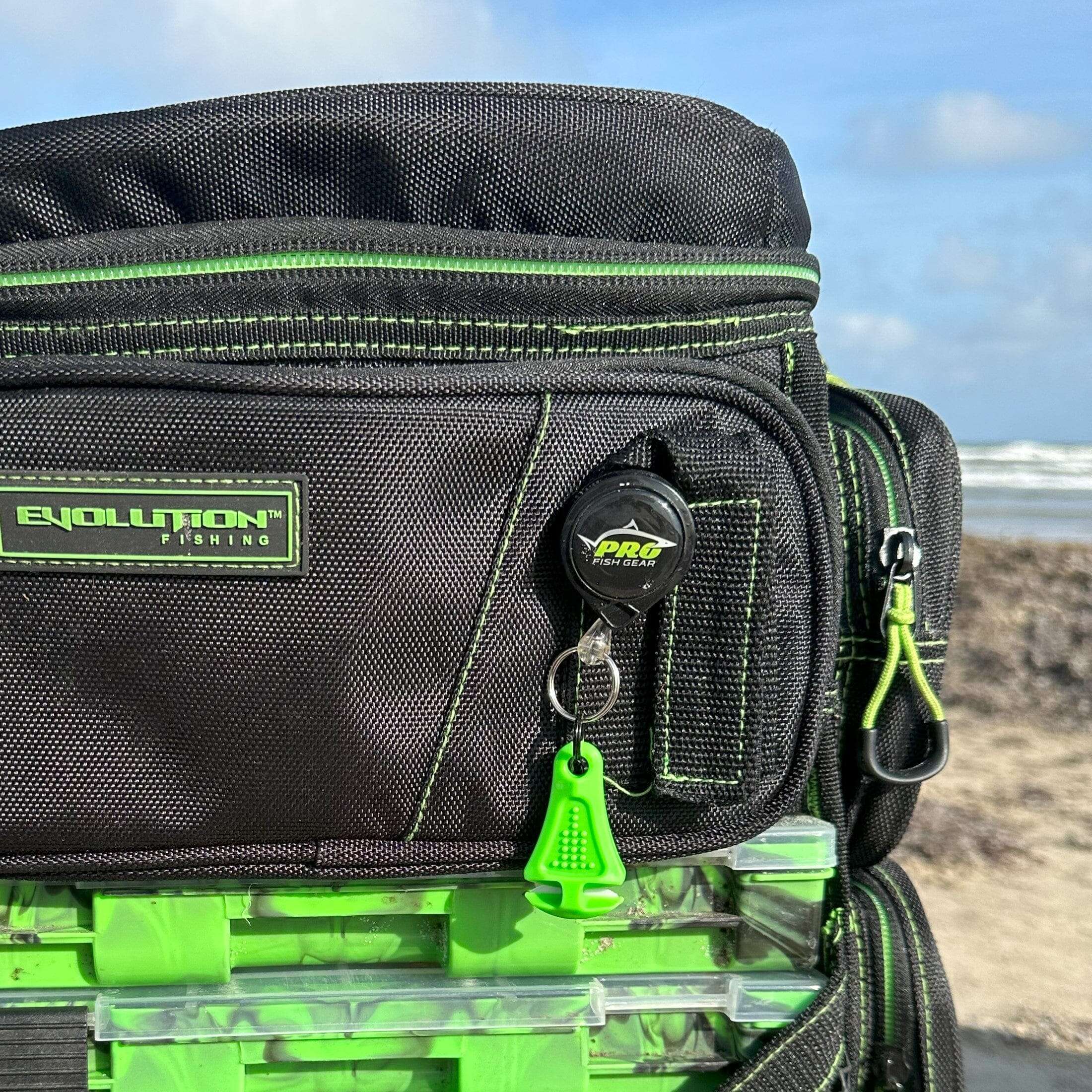 Palmarius Outdoors Line Cutterz Ceramic Blade Zipper Pull - Green Zipper Pull