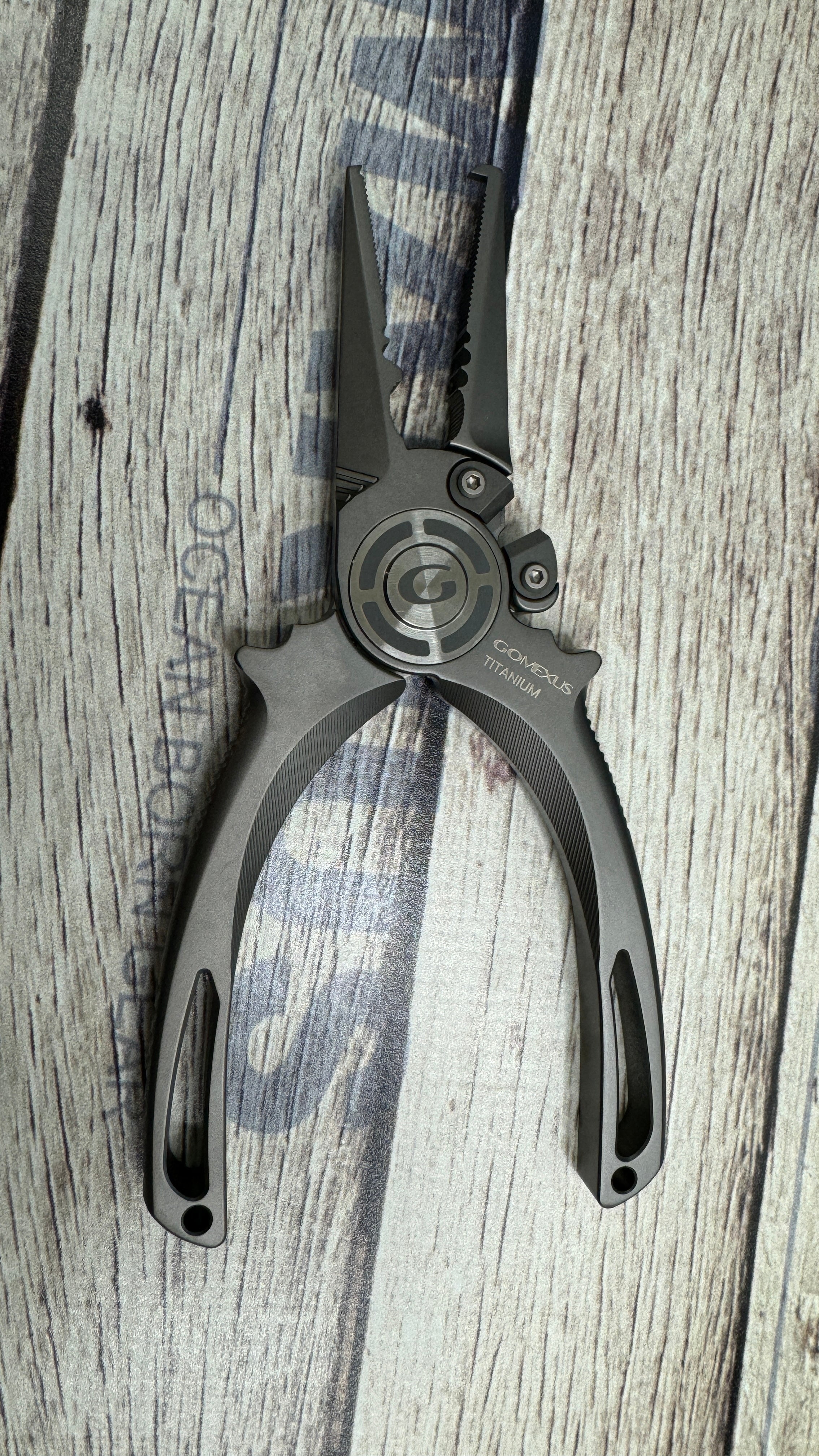 Gomexus Titanium pliers