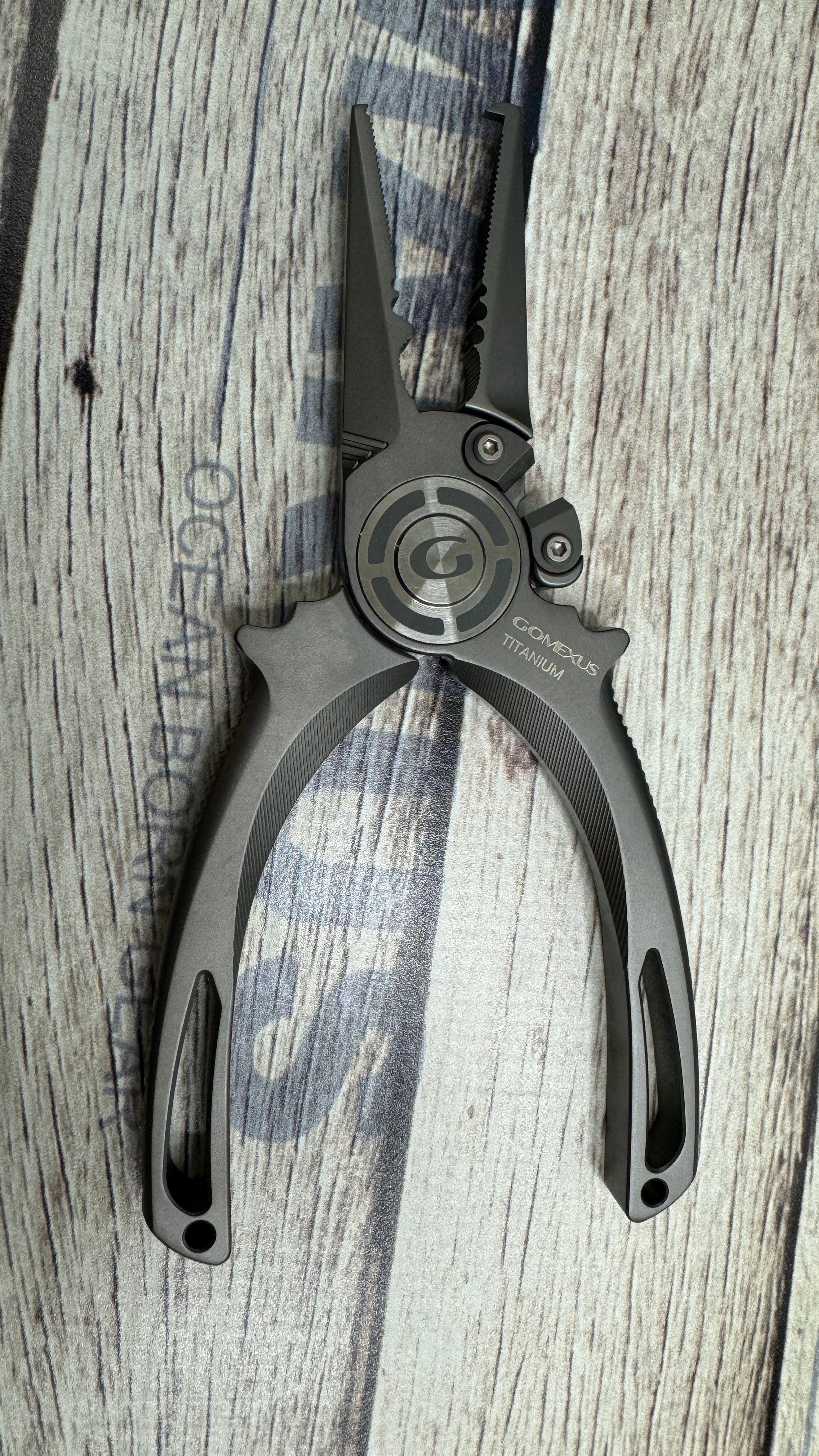 Gomexus Titanium pliers