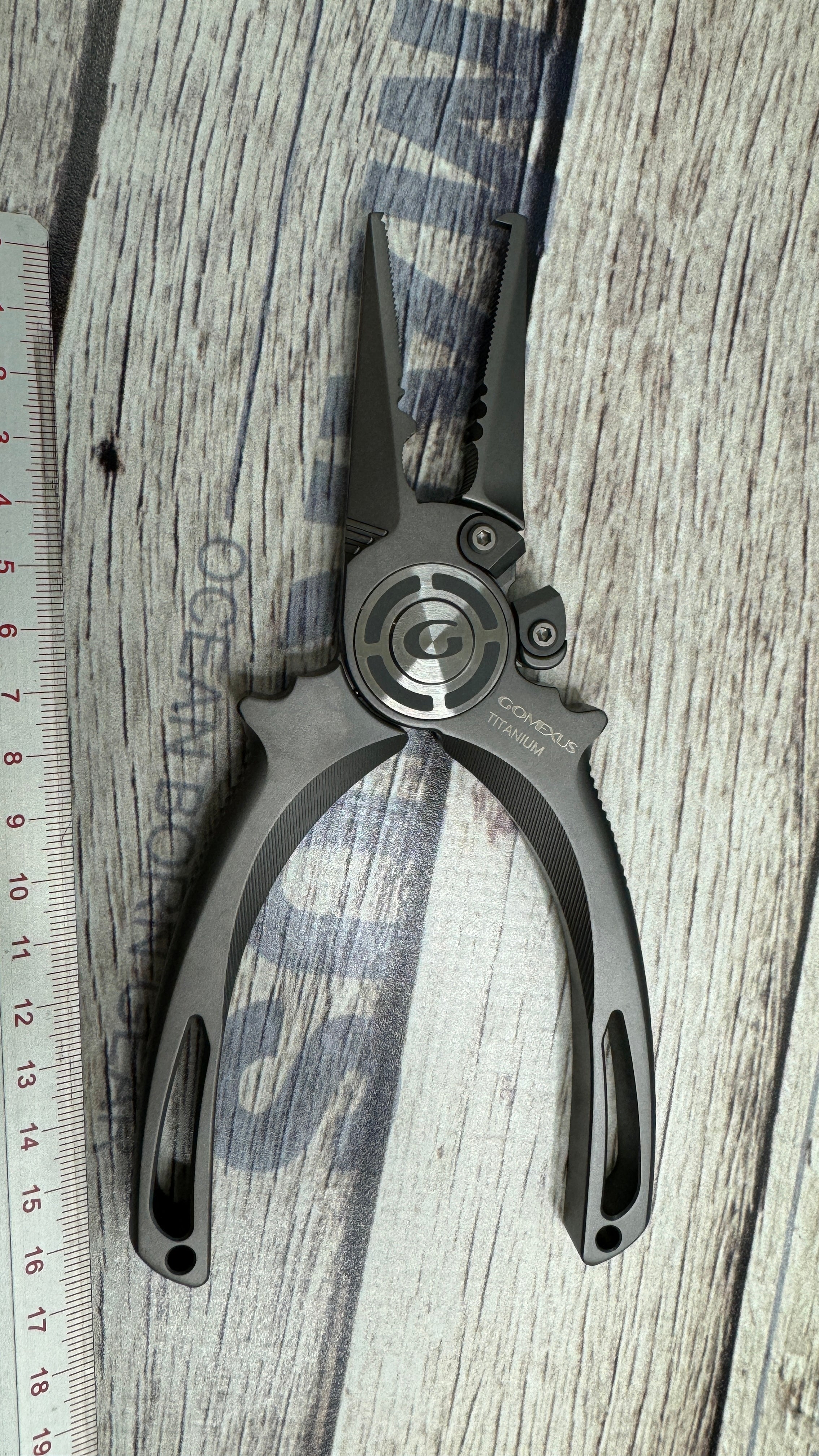 Gomexus Titanium pliers