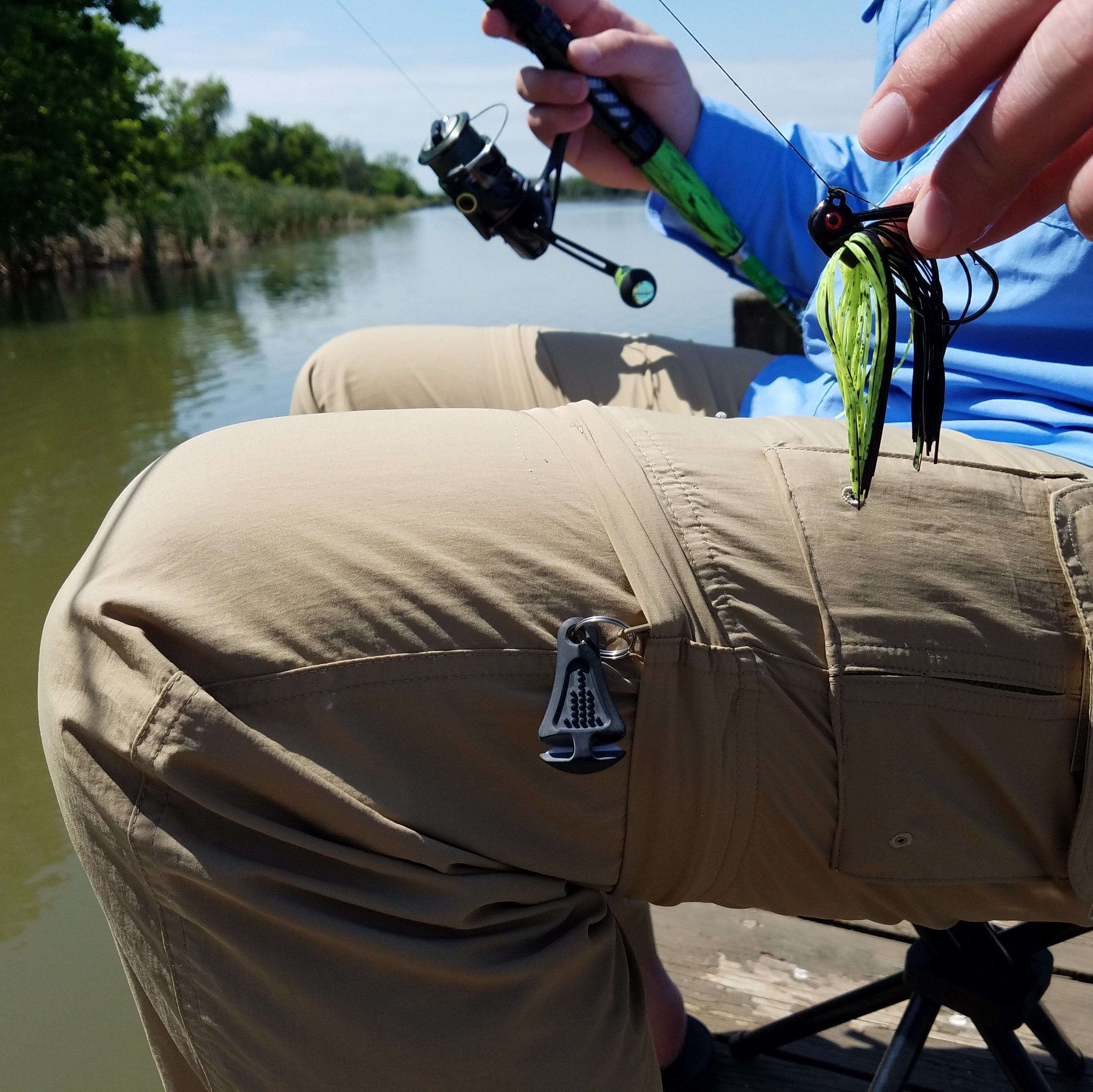 Palmarius Outdoors Line Cutterz Ceramic Blade Zipper Pull - Pink Zipper Pull