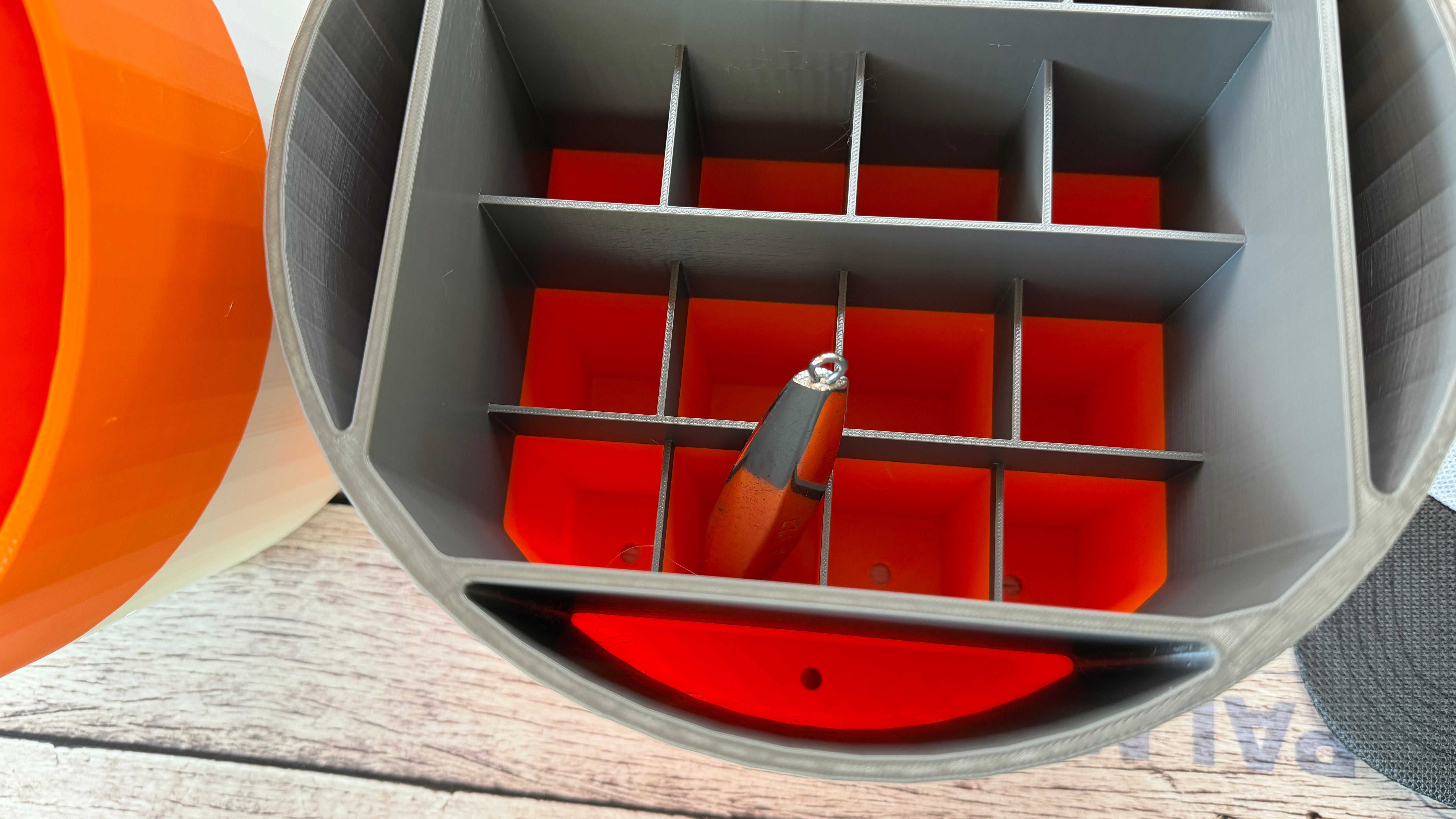 Round Yeti bucket friendly Jig Tackle and tool organizer