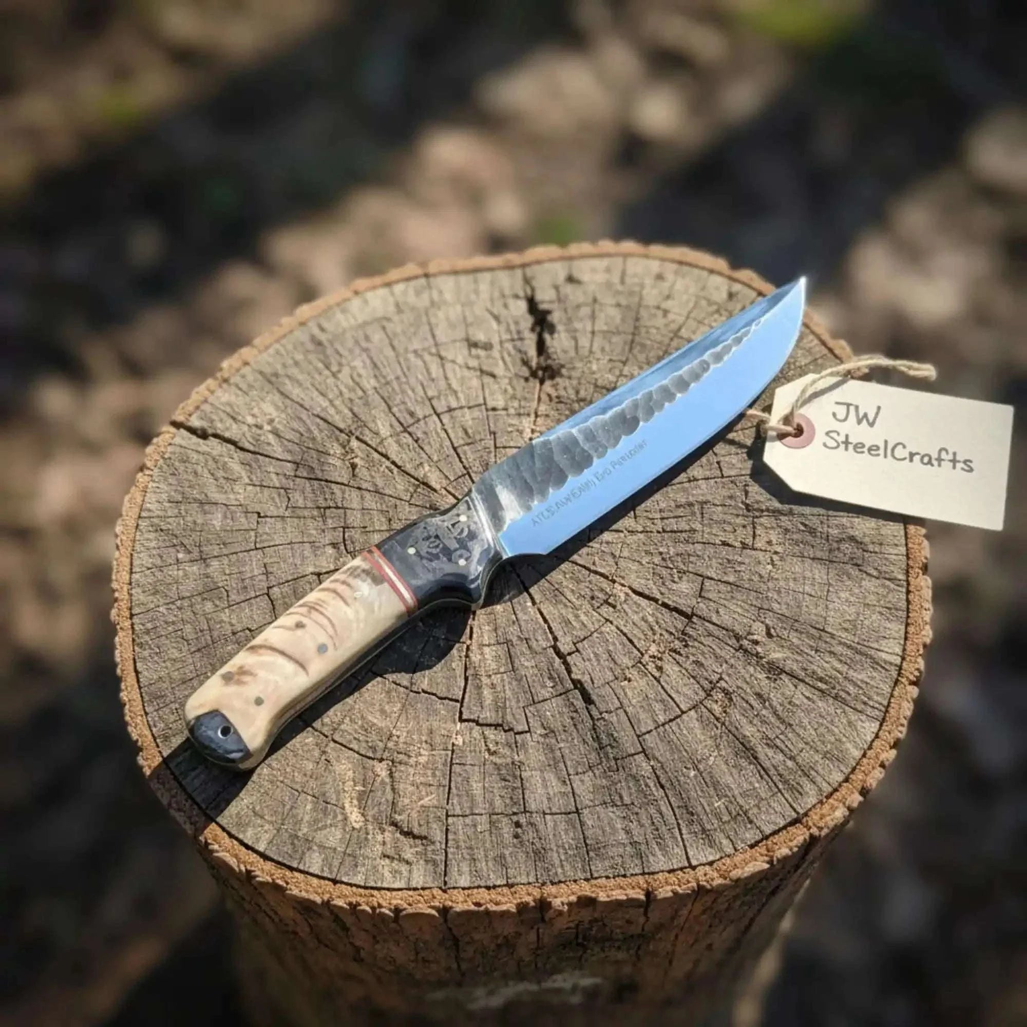 Palmarius Outdoors High Carbon Steel Fixed Blade Knife — Hammered Drop Point Blade, Ram Horn & Black Resin Handle Hunting Knife