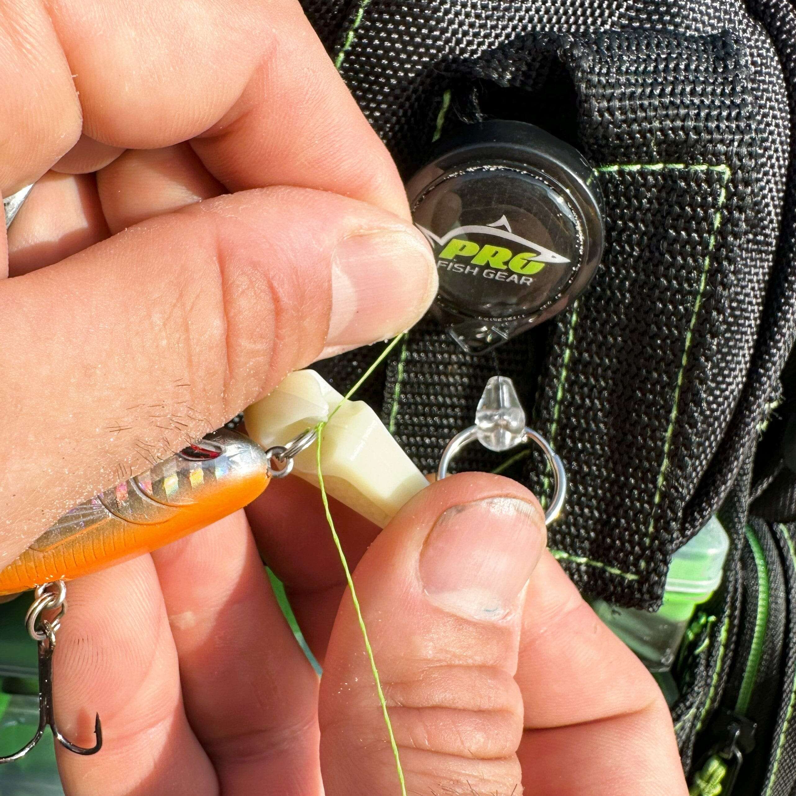 Palmarius Outdoors Line Cutterz Ceramic Blade Zipper Pull - Glow-in-the-Dark Zipper Pull