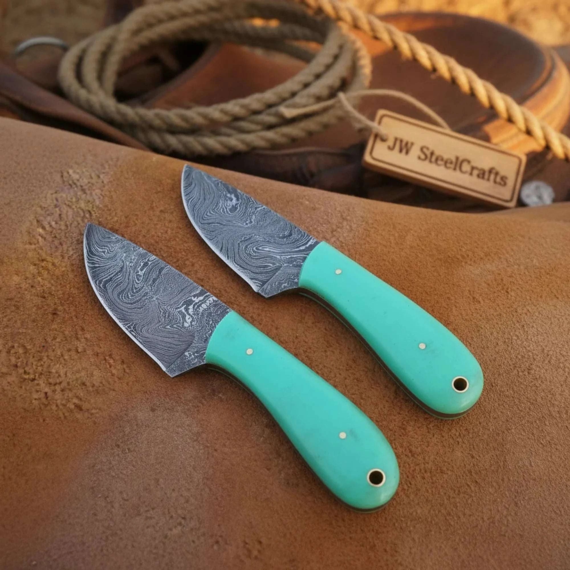 Palmarius Outdoors 2 Piece Mark Cowboy Skinner Set with Turquoise Resin Handles Skinner Knife