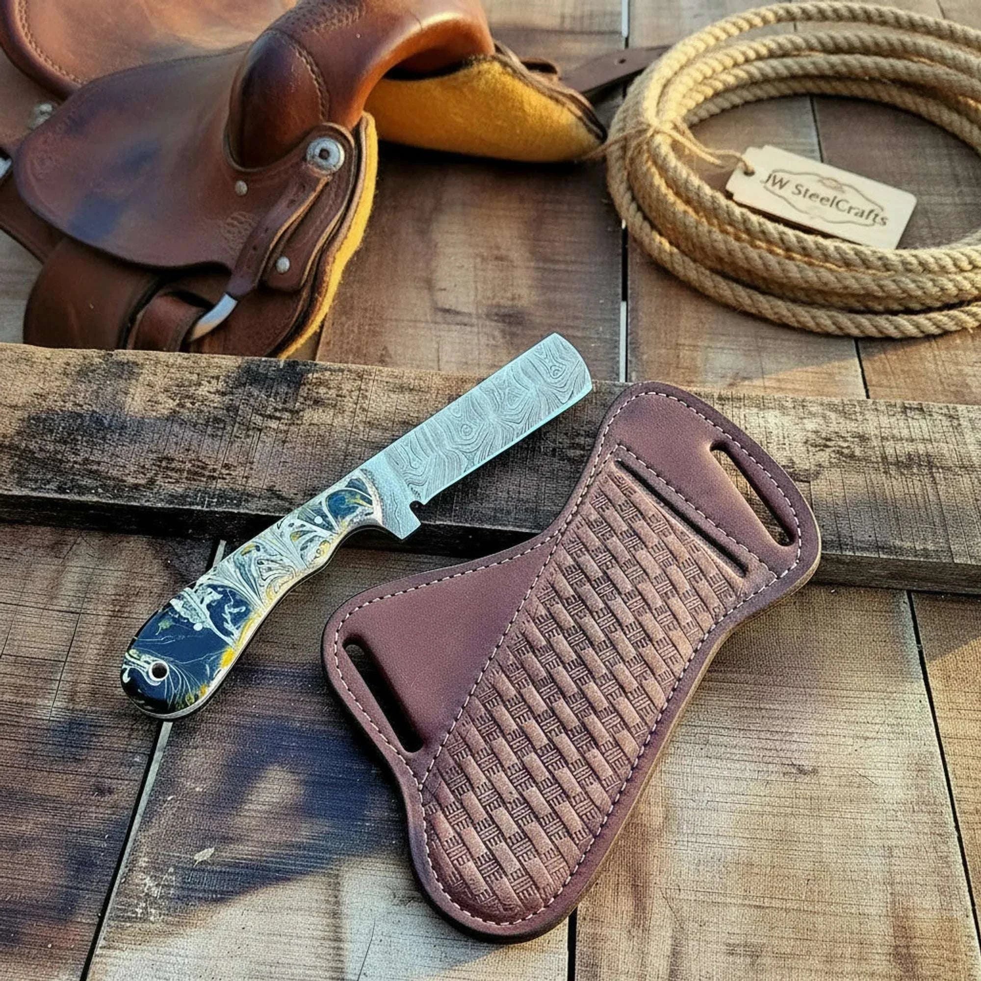 Palmarius Outdoors Swirl Resin Bull Cutter with Damascus Steel Blade Skinner Knife