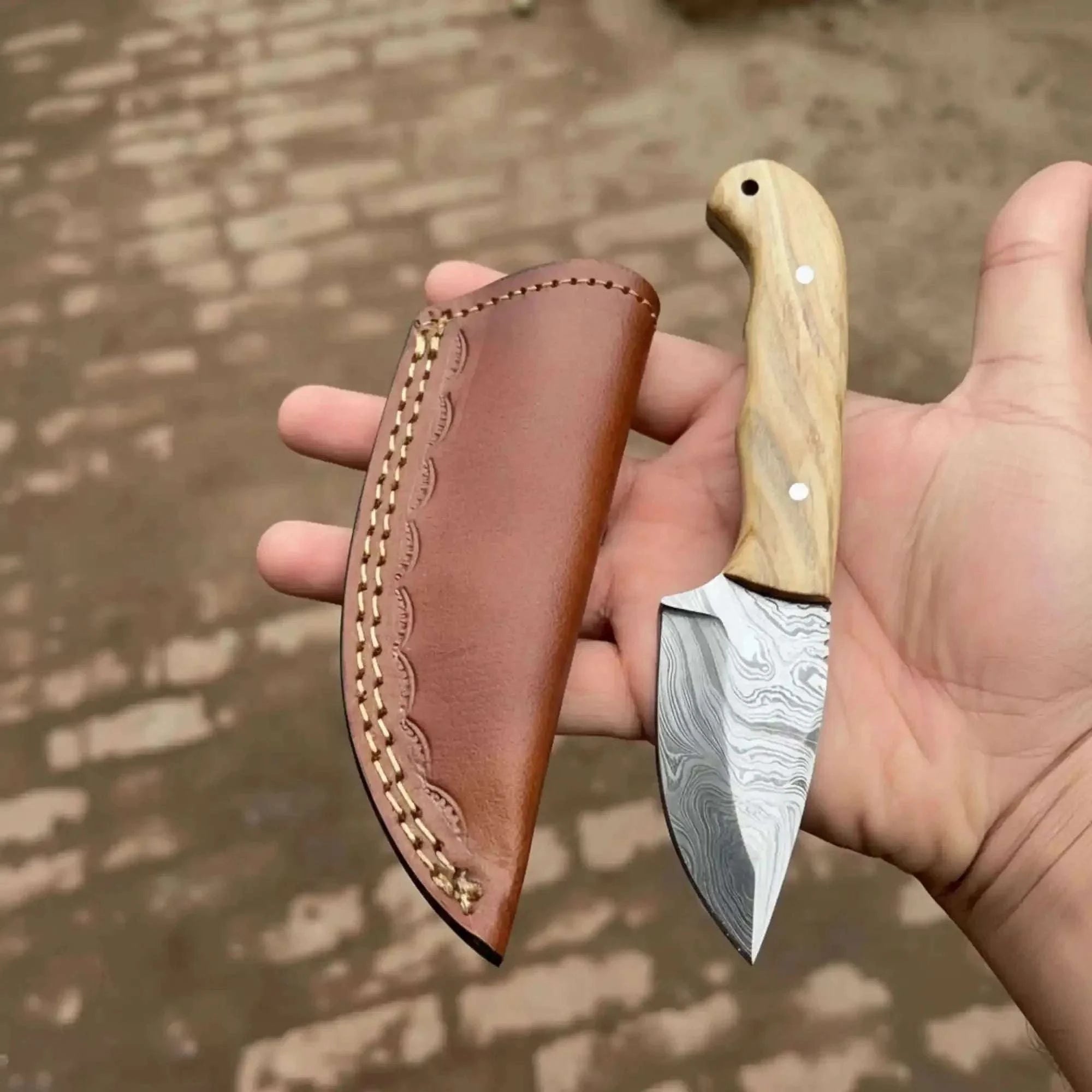 Palmarius Outdoors Handcrafted Damascus Steel Skinning Knife 7.5” Fixed Blade Olive Wood Handle Compact EDC with Leather Sheath 