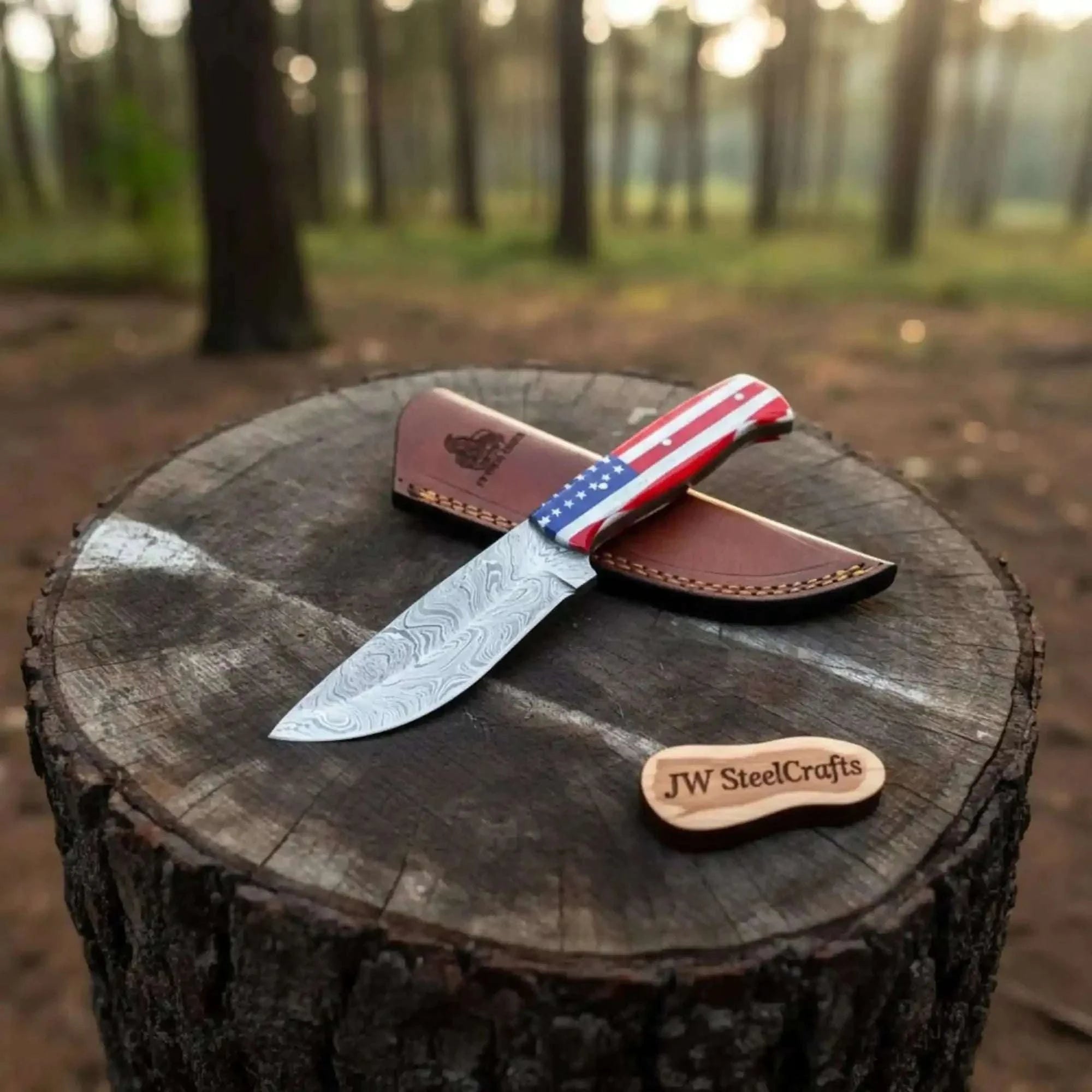 Palmarius Outdoors Damascus Steel USA Flag Outdoor Knife — Wave Pattern Blade, American Flag Resin Handle Skinner Knife